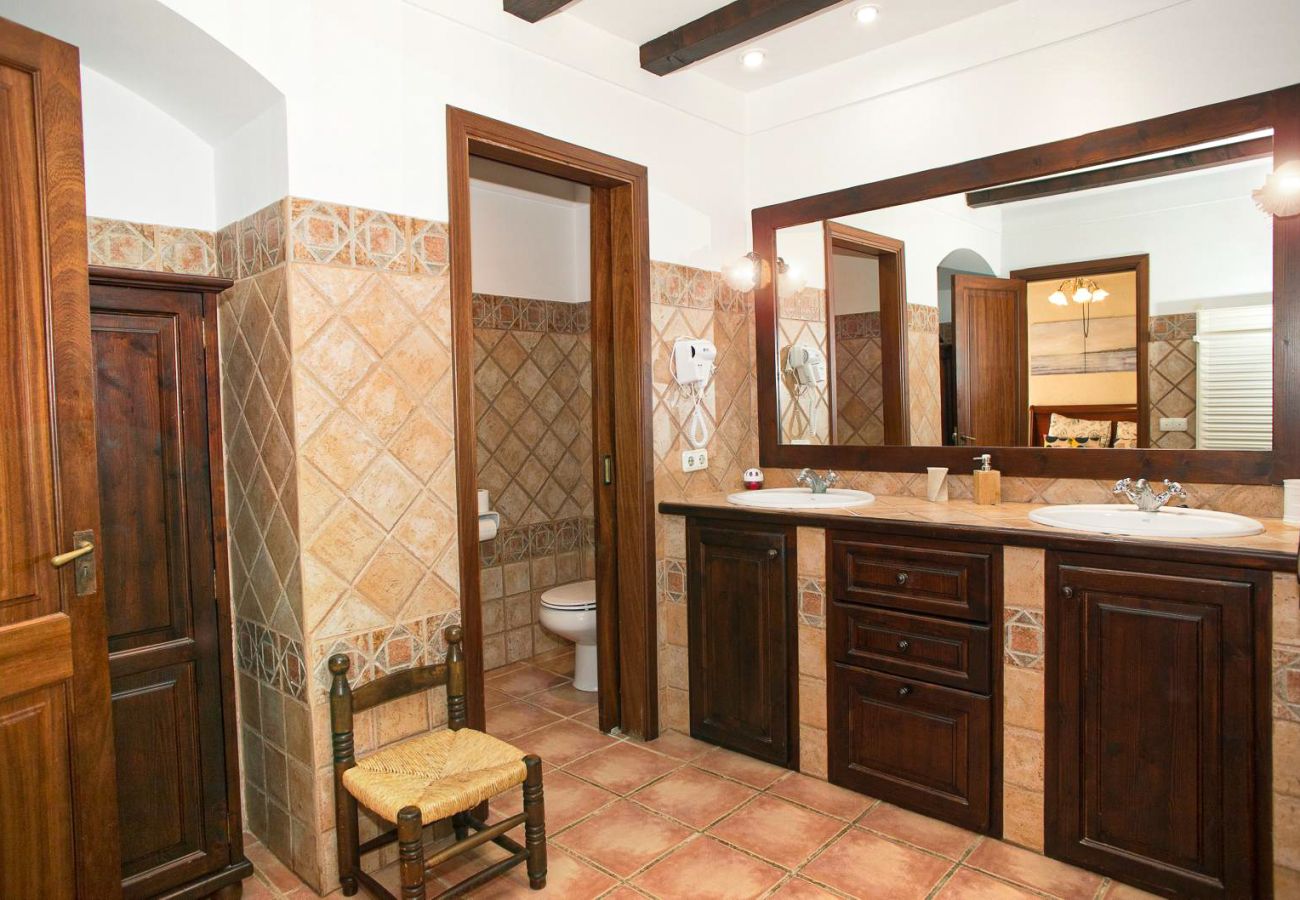 Finca en Muro - Verd Salvatge by Rentallorca