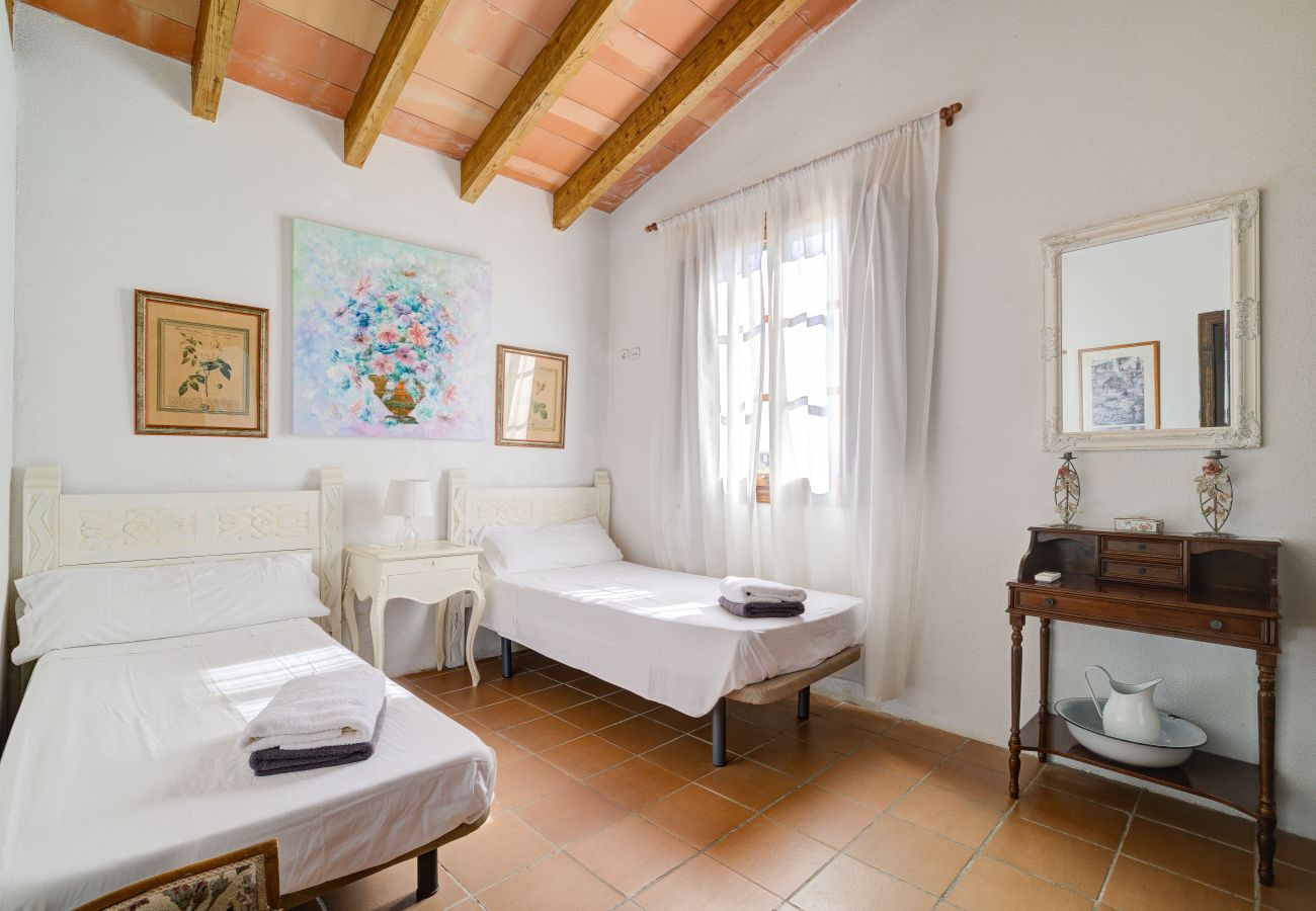 Finca in Vilafranca de Bonany - La Finquita by Rentallorca