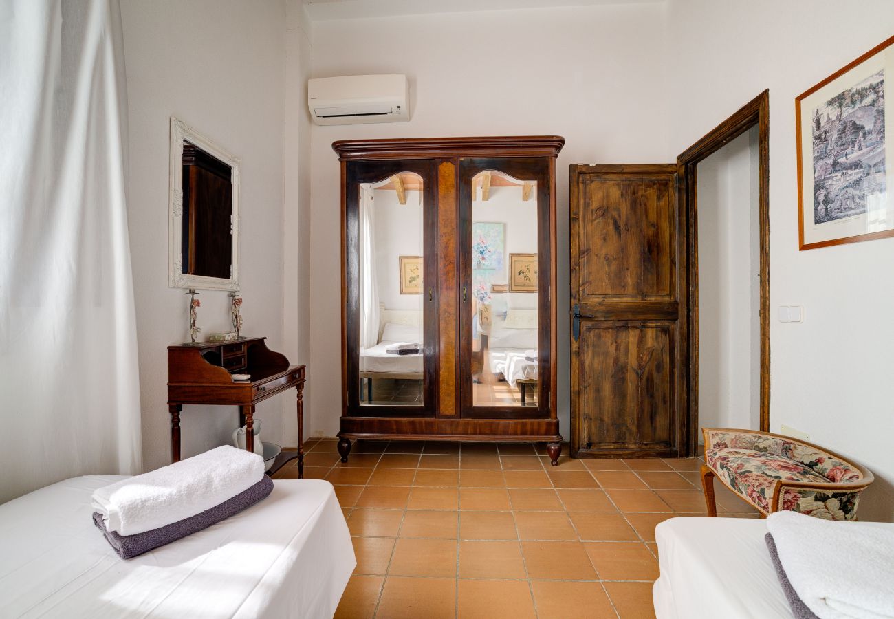 Finca in Vilafranca de Bonany - La Finquita by Rentallorca