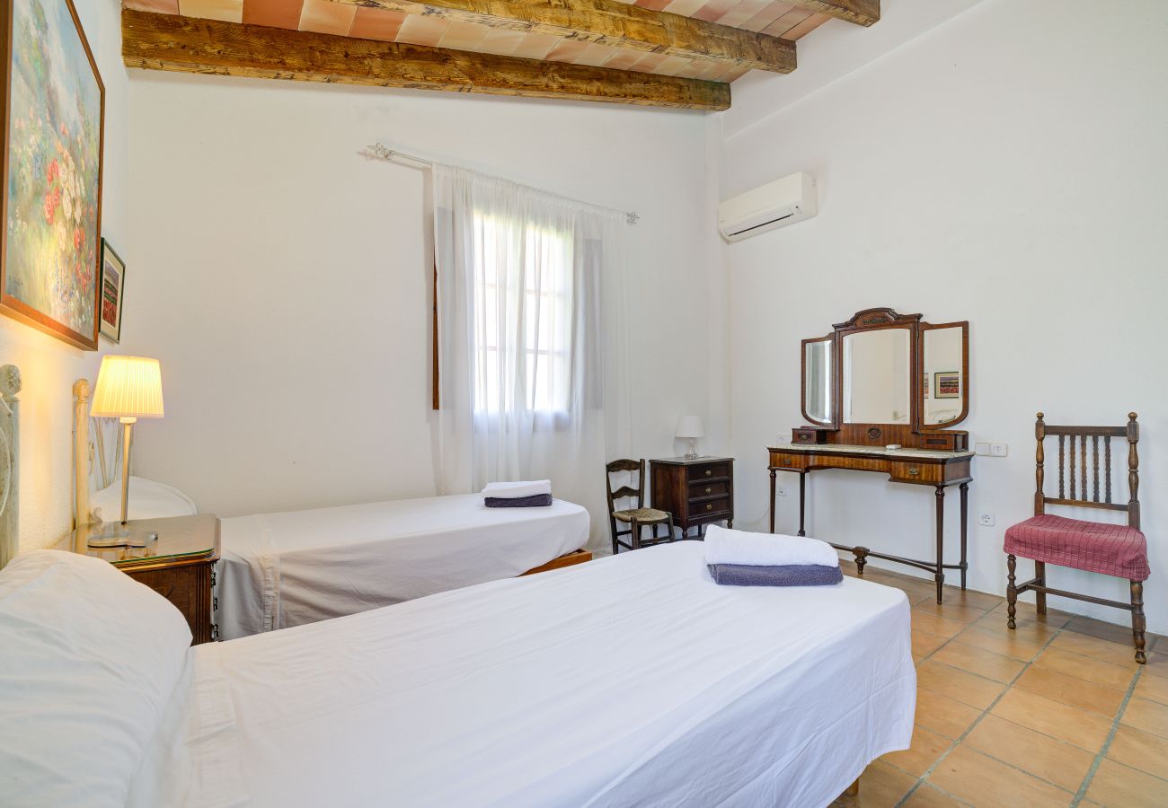 Finca in Vilafranca de Bonany - La Finquita by Rentallorca