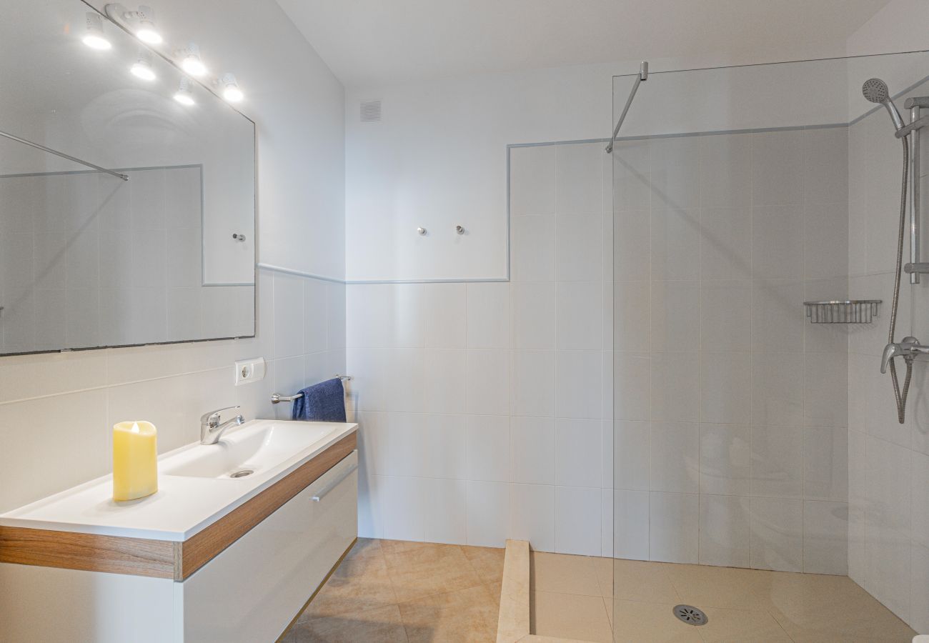House in Cala Sant Vicenç -  Chalet Molins 1 By home villas 360