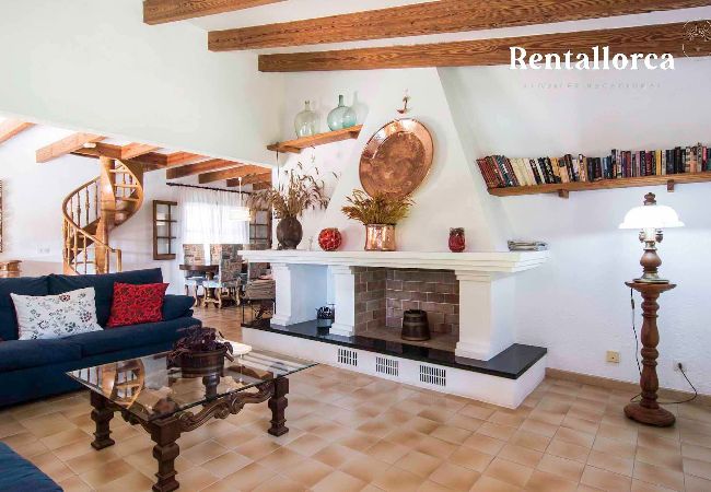 Country house in Alcudia - Finca Ses Contesas by Rentallorca