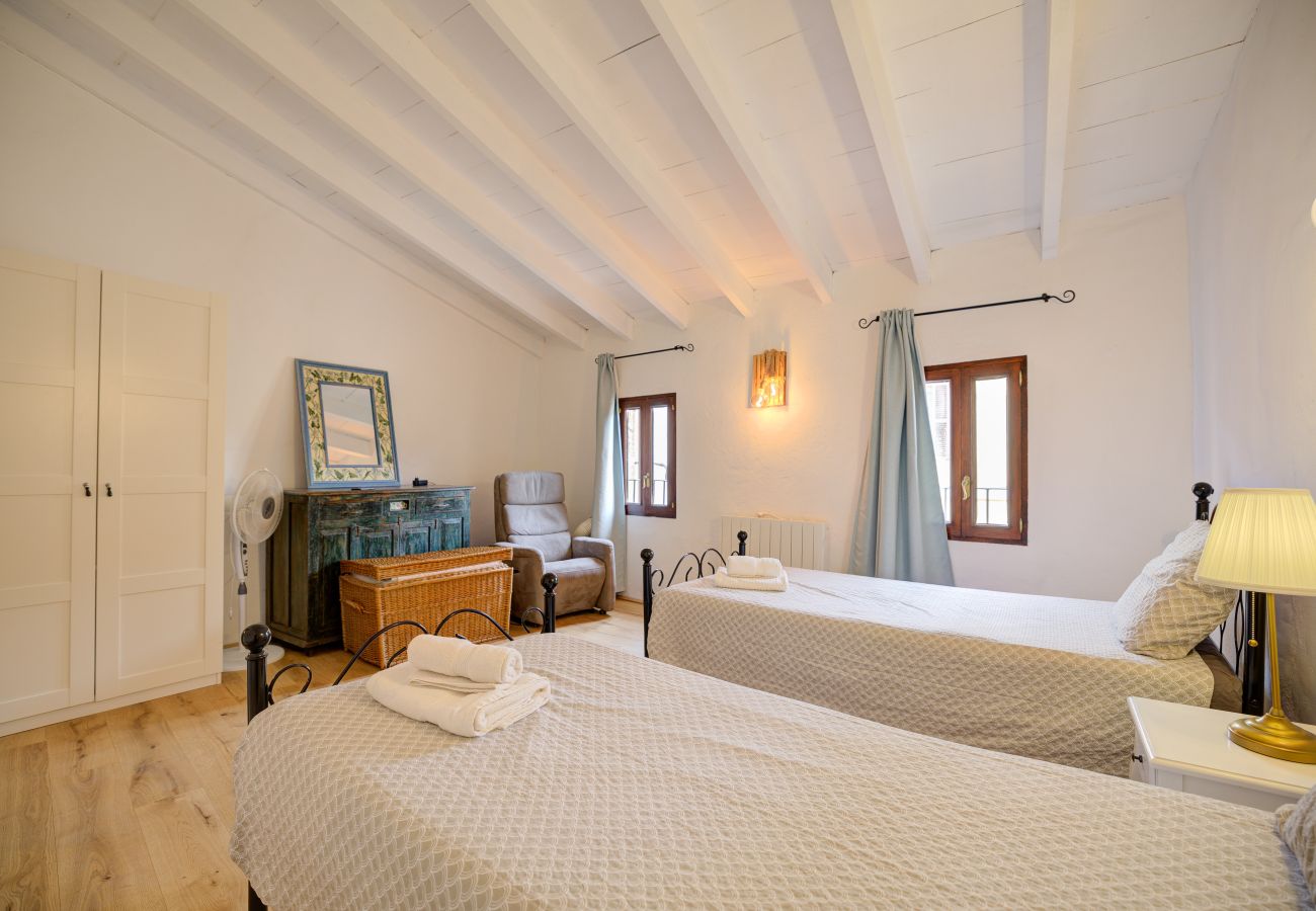 House in Petra - Petra holiday home by Rentallorca