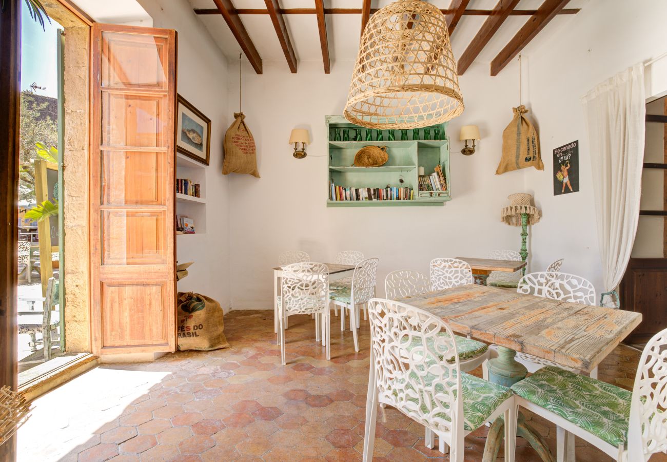 Rent by room in Petra - Hotelet Ca'n Oms Chopin by Rentallorca