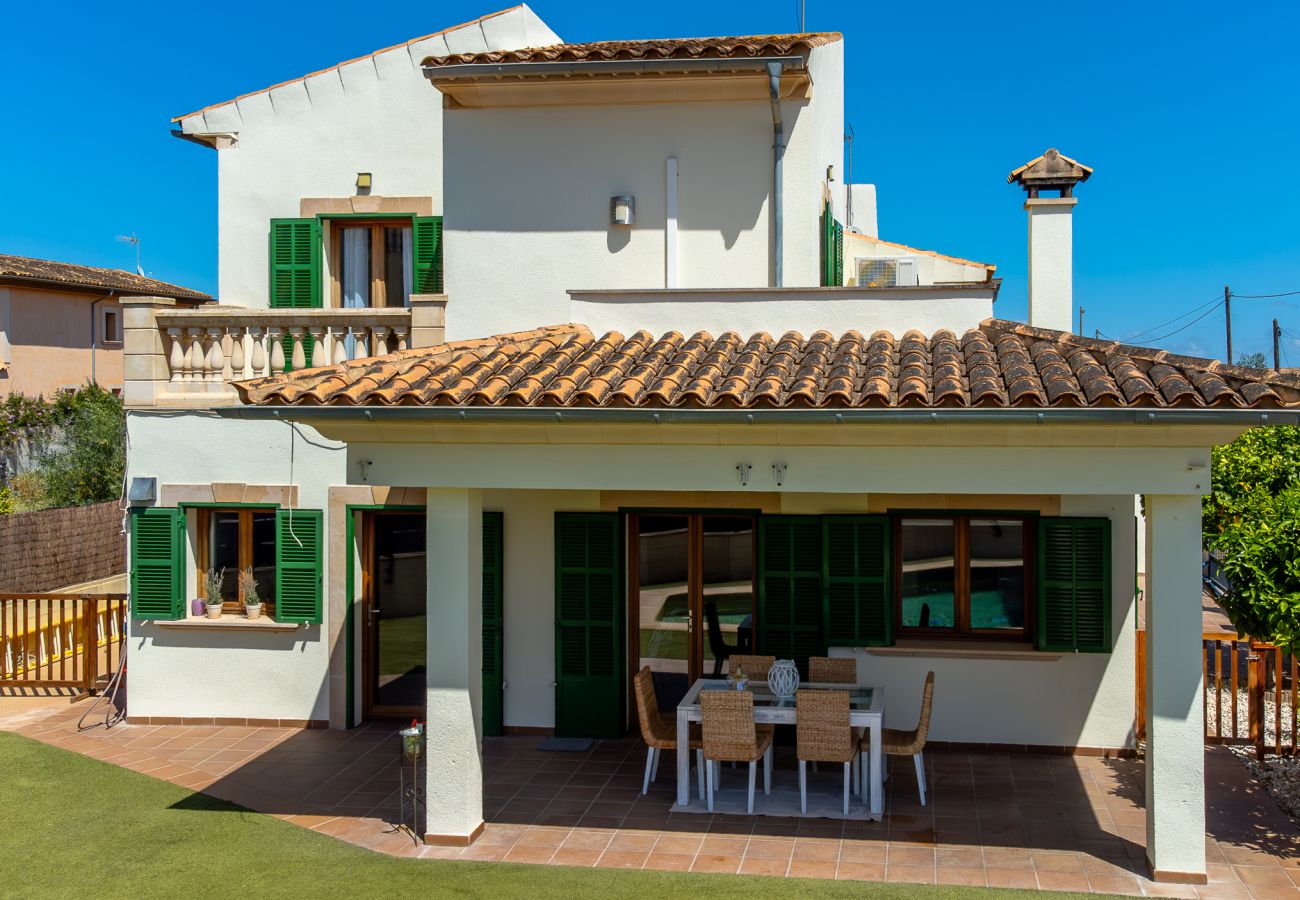 Terraced House in Porreres -  Modern holiday home with pool in the heart of Porreres.