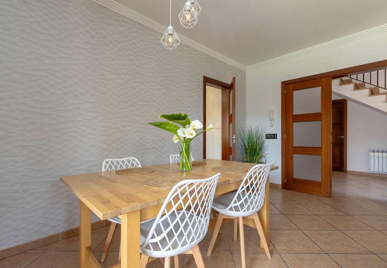 Terraced House in Porreres -  Modern holiday home with pool in the heart of Porreres.