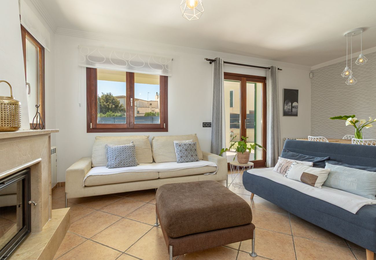 Terraced House in Porreres -  Modern holiday home with pool in the heart of Porreres.