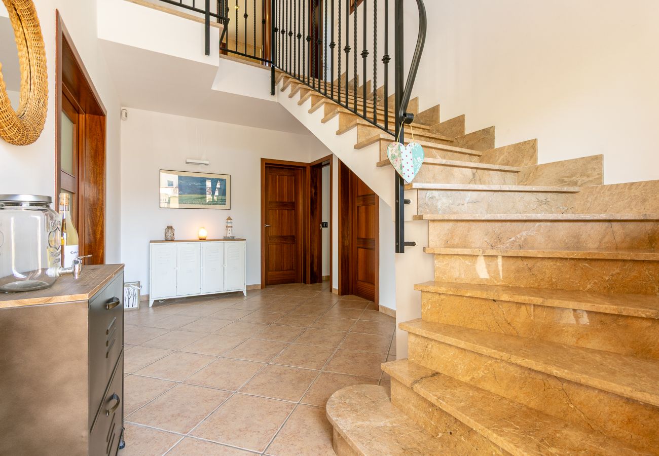 Terraced House in Porreres -  Modern holiday home with pool in the heart of Porreres.