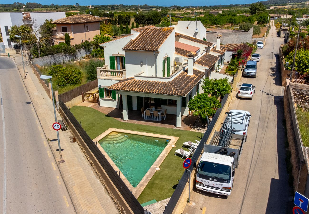 Terraced House in Porreres -  Modern holiday home with pool in the heart of Porreres.