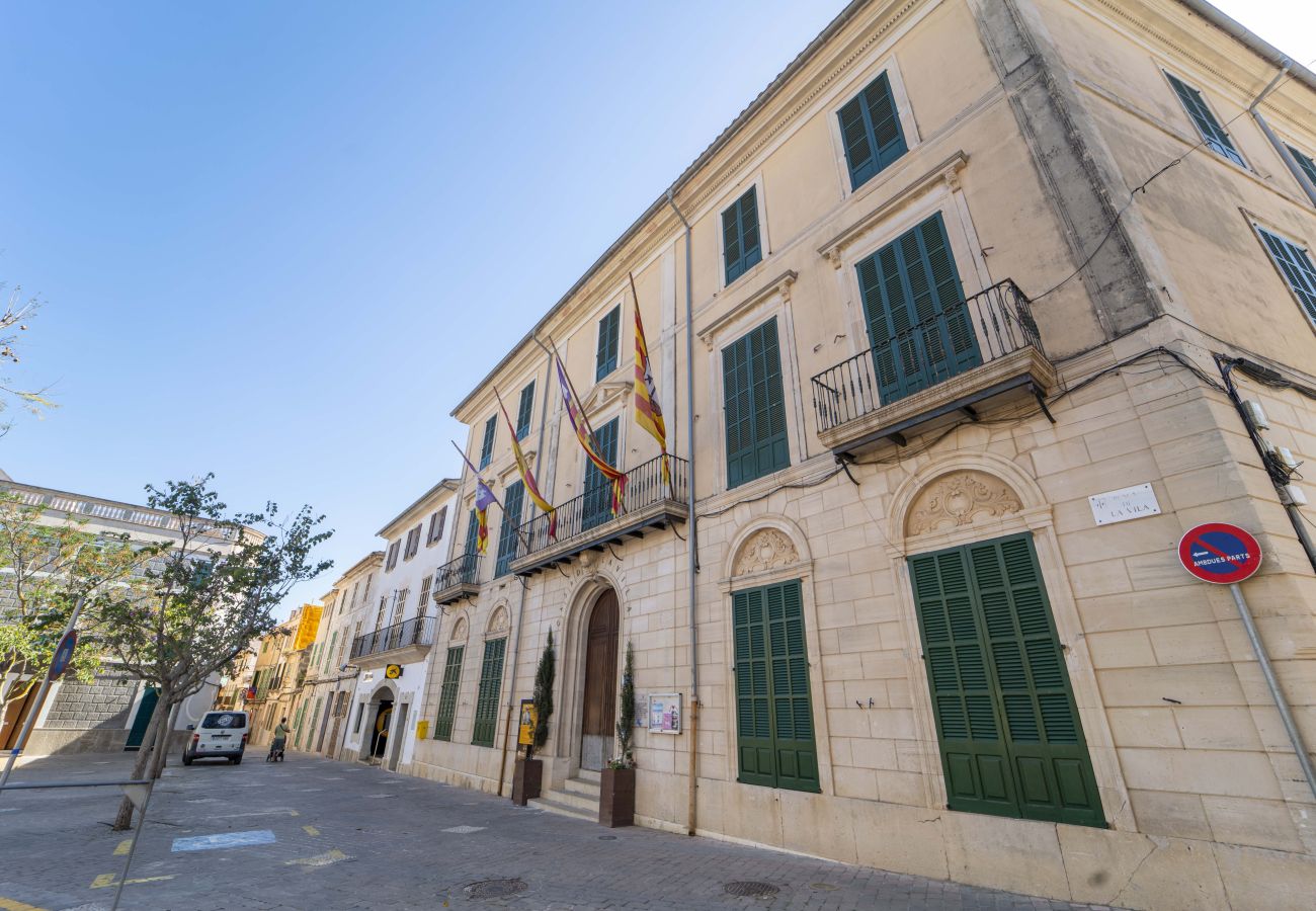 Terraced House in Porreres -  Modern holiday home with pool in the heart of Porreres.