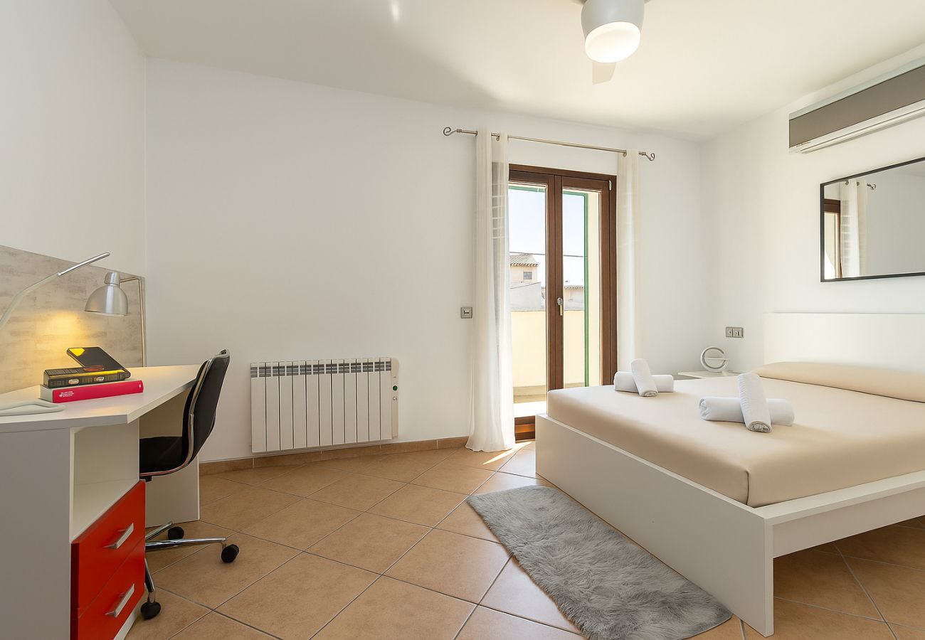 Terraced House in Porreres -  Modern holiday home with pool in the heart of Porreres.